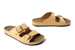 DR. BRINKMANN 700694-06 gelb, klapki damskie. Żółte klapki Dr. Brinkmann, bez wzorów, ze skóry, bez obcasa. Za 185,43 zł.
