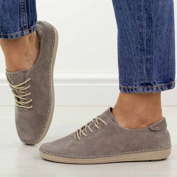 Taupe ażurowe skórzane półbuty damskie S.Barski 7080. Półbuty S.BARSKI, na jesień, w ażurowe wzory, z jeansu, bez obcasa, na płaskiej podeszwie, bez zapięcia. Za 249,00 zł.