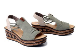 RIEKER 68175-52 green, sandały damskie. Zielone sandały Rieker, bez wzorów, bez obcasa, bez zapięcia. Za 319,90 zł.
