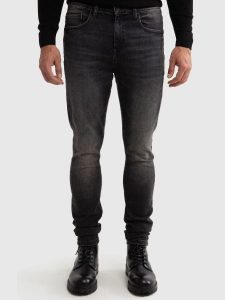 Jeansy męskie z wysokim stanem z przetarciami czarne Deric High Waist 913. Czarne rurki Big Star, z jeansu. W wyprzedaży za 249,99 zł.