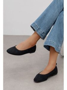 C'M Baleriny w kolorze czarnym rozmiar: 38. Czarne balerinki C'M, bez wzorów, bez obcasa, bez zapięcia. Za 119,95 zł.