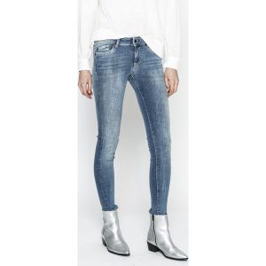 Pepe Jeans - Jeansy Pixie Studs. Jeansy marki Pepe Jeans. W wyprzedaży za 329,90 zł.