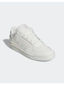 Adidas Skórzane sneakersy "Forum Low CL" w kolorze kremowym rozmiar: 44,5. Białe trampki ADIDAS, bez wzorów, bez zapięcia. Za 331,46 zł.