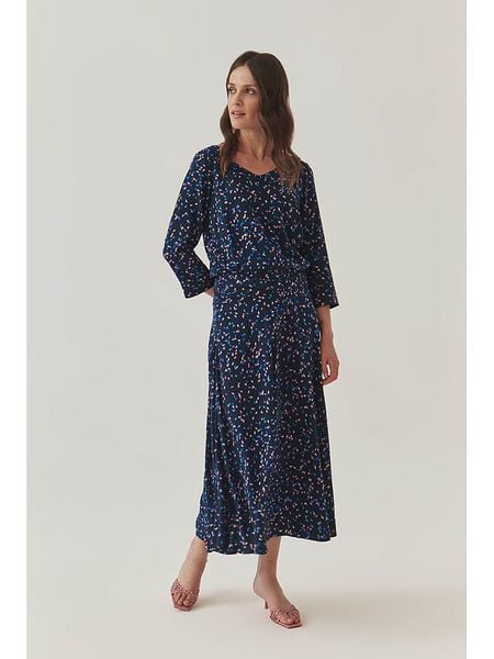 TATUUM Sukienka w kolorze granatowym rozmiar: 36. Niebieskie sukienki Tatuum, bez wzorów, z wiskozy, bez kołnierzyka, bez ramiączek, maxi. Za 144,24 zł.