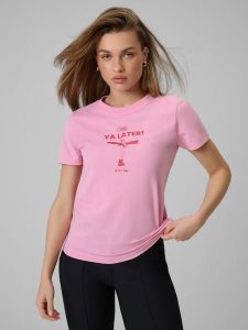 4F T-shirt regular z nadrukiem damski - różowy M. Czerwone t-shirty 4f, m, bez wzorów, z bawełny, bez kołnierzyka, bez ramiączek. Za 49,99 zł.