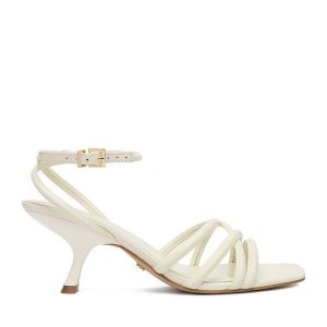 Sandały GINO ROSSI. Sandały Gino Rossi, bez wzorów, bez obcasa, na szpilce, bez zapięcia. Za 349,99 zł.