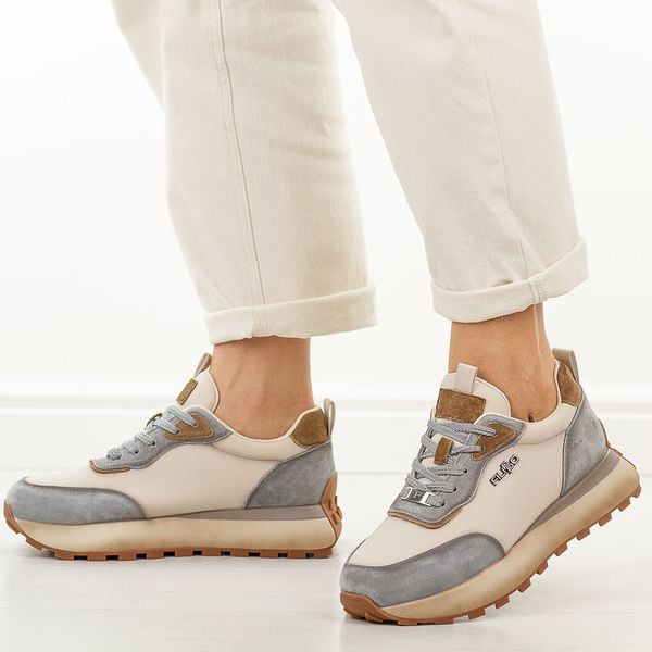 Beżowe be bl skórzane półbuty damskie Filippo Dp7754/26. Brązowe półbuty Filippo, na jesień, bez wzorów, z jeansu, z okrągłym noskiem, bez obcasa, na płaskiej podeszwie, bez zapięcia. Za 249,00 zł.