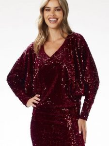 Sukienka Model A700 Claret - awama. Sukienki Awama, na karnawał, l, bez wzorów, z weluru, eleganckie, bez kołnierzyka, plus size, bez ramiączek, mini. Za 385,57 zł.