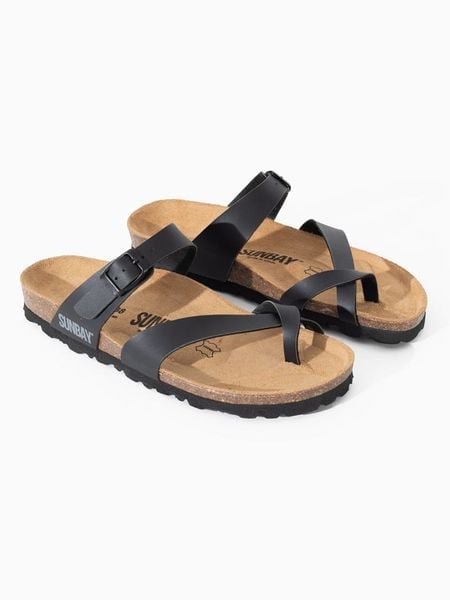 Sunbay Japonki "Tulipe" w kolorze czarnym rozmiar: 38. Czarne klapki Sunbay, bez wzorów, ze skóry, z otwartym noskiem, bez obcasa. Za 130,81 zł.