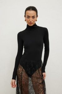 Body z golfem w kolorze BLACK - MODESSA. Czarne golfy Marsala, bez wzorów, z jeansu. Za 159,90 zł.