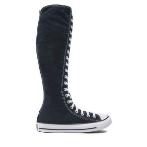 Trampki Converse. Czarne trampki Converse, bez wzorów, bez zapięcia. Za 349,99 zł.