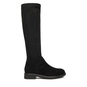 Kozaki Lasocki. Czarne kozaki Lasocki, bez wzorów, bez obcasa, na płaskiej podeszwie, bez zapięcia. Za 299,99 zł.