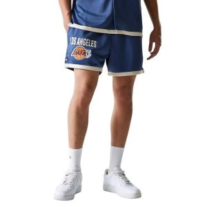 Krótkie Los Angeles Lakers. Niebieskie szorty New Era, bez wzorów. Za 222,00 zł.