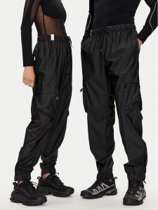Rains Spodnie przeciwdeszczowe Cargo Rain Pants Regular W3 18850 Czarny Regular Fit. Czarne spodnie sportowe Rains, xs, bez wzorów, z syntetyku, żeglarskie. Za 319,99 zł.