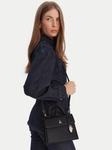 Patrizia Pepe Torebka 8B0326/L061-K103 Czarny. Czarne kuferki Patrizia Pepe, bez wzorów, ze skóry, bez dodatków. Za 1 199,00 zł.