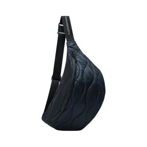 Nerka Peak Performance Helium Bum Bag czarna. Czarne nerki i saszetki Peak Performance, bez wzorów. W wyprzedaży za 319,00 zł.