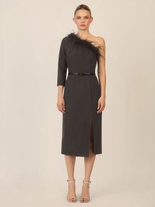 APART Sukienka w kolorze czarnym rozmiar: 36. Czarne sukienki Apart, bez wzorów, ze skóry, bez kołnierzyka, bez ramiączek, midi. Za 326,99 zł.