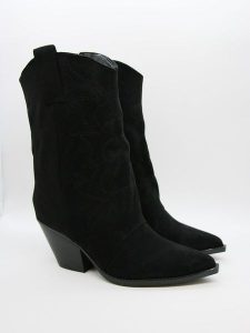 Bellucci Kowbojki w kolorze czarnym rozmiar: 37. Czarne buty zimowe Bellucci, bez obcasa, bez zapięcia. Za 165,99 zł.