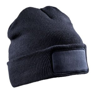 Czapka Unisex Dla Dorosłych Z Podwójną Dzianiną Z Naszywką Drukarki. Czarne czapki RESULT WINTER ESSENTIALS, z aplikacjami, z dzianiny, sportowe. Za 40,99 zł.