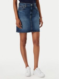 Tommy Jeans Spódnica jeansowa DW0DW22714 Niebieski Straight Fit. Niebieskie kombinezony Tommy Jeans, s, bez wzorów, z bawełny, bez kołnierzyka, bez ramiączek. Za 289,99 zł.