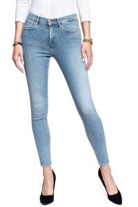 WRANGLER HIGH SKINNY BLUE POWDER W27HFS15L 112128076. Niebieskie rurki Wrangler, z jeansu. W wyprzedaży za 89,99 zł.