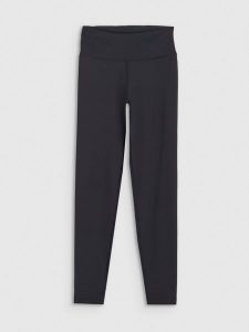 4F Legginsy treningowe damskie - czarne M. Czarne legginsy 4f, bez wzorów, z dzianiny. Za 119,99 zł.