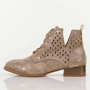 Lt. Brąz botki damskie na obcasie M.Daszyński Sa197-29. Brązowe botki M.Daszyński, na jesień, w ażurowe wzory, z jeansu, bez obcasa, na obcasie, bez zapięcia. Za 229,00 zł.