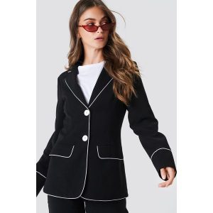 NA-KD Trend Marynarka z kontrastową lamówką - Black. Marynarki i żakiety marki NA-KD Trend. W wyprzedaży za 121,47 zł.