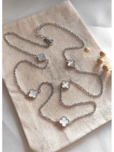 Miu Silver Srebrny naszyjnik z elementami ozdobnymi - dł. 60 cm rozmiar: onesize. Białe naszyjniki Miu Silver, z perłą, srebrne. Za 231,68 zł.