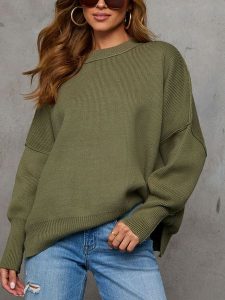 Milan Kiss Sweter w kolorze khaki rozmiar: M. Brązowe swetry oversize Milan Kiss, m, bez wzorów, bez ramiączek. Za 172,08 zł.