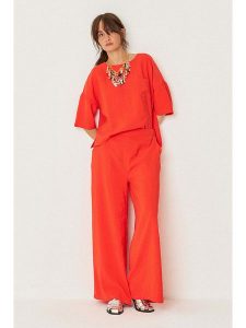 SKFK Spodnie "Klodin" w kolorze czerwonym rozmiar: 36. Czerwone spodnie z wysokim stanem SKFK, bez wzorów, z materiału, z podwyższonym stanem. Za 239,99 zł.