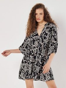 Apricot Sukienka w kolorze czarno-białym rozmiar: XL. Czarne sukienki Apricot, na imprezę, s, bez wzorów, z wiskozy, klasyczne, bez kołnierzyka, bez ramiączek, mini. Za 105,63 zł.