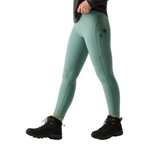 Damskie Legginsy Turystyczne Monira. Zielone legginsy Regatta, bez wzorów, z elastanu, z podwyższonym stanem. Za 206,99 zł.