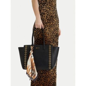 Torebka Just Cavalli. Czarne shopper bag Just Cavalli, bez wzorów, bez dodatków. Za 764,99 zł.