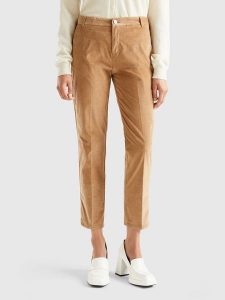 Benetton Spodnie chino w kolorze beżowym rozmiar: 38. Brązowe chinosy Benetton, bez wzorów. Za 96,60 zł.