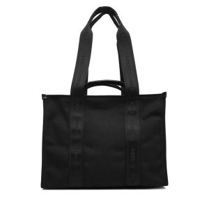 Torebka BOSS. Czarne torebki klasyczne Boss, bez wzorów, bez dodatków. Za 699,99 zł.