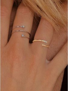 OR Carats Złoty pierścionek z diamentem rozmiar: 50. Żółte pierścionki OR Carats, z diamentem, złote. Za 389,08 zł.