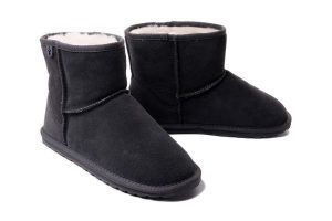 EMU AUSTRALIA Wallaby Mini Teens T10103 charcoal/anthracite, botki damskie. Szare botki EMU Australia, na zimę, bez wzorów, ze skóry, bez obcasa, bez zapięcia. Za 389,90 zł.