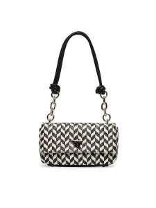 Guess Torebka Tessi HWWG76 91190 Czarny. Czarne torebki klasyczne Guess, z aplikacjami, ze skóry, bez dodatków. Za 639,99 zł.