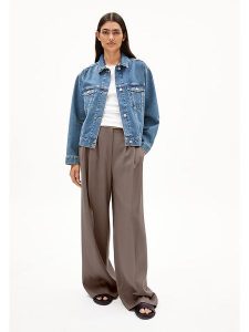 Armedangels Kurtka dżinsowa "Taana" w kolorze niebieskim rozmiar: M. Niebieskie kurtki ARMEDANGELS, m, bez wzorów, z bawełny, bez kaptura. Za 340,59 zł.