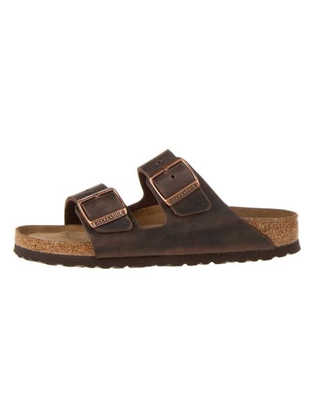 Birkenstock Klapki "Arizona" w kolorze brązowym rozmiar: 35. Brązowe klapki Birkenstock, bez wzorów, z otwartym noskiem, bez obcasa. Za 478,62 zł.