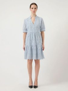 YAS Sukienka w kolorze błękitnym rozmiar: XL. Niebieskie sukienki YAS, na co dzień, xl, bez wzorów, z bawełny, bez kołnierzyka, bez ramiączek, midi, proste. Za 184,02 zł.