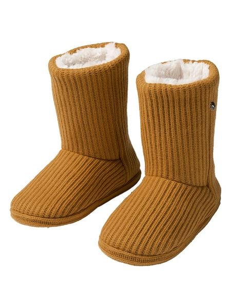 Maryplaid Kapcie w kolorze jasnobrązowym rozmiar: 40/41. Brązowe kapcie maryplaid, bez wzorów, z materiału. Za 52,99 zł.