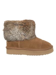 Patrizia Pepe Skórzane botki zimowe w kolorze jasnobrązowym rozmiar: 41. Brązowe botki Patrizia Pepe, na zimę, bez wzorów, z materiału, bez obcasa, bez zapięcia. Za 396,95 zł.