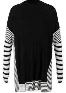 Sweter ze zrównoważonej wiskozy. Czarne swetry klasyczne bonprix, z wiskozy, bez kołnierzyka. Za 114,99 zł.