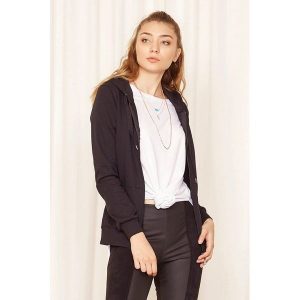 Bluza w kolorze czarnym. Bluzy marki Eka. W wyprzedaży za 84,95 zł.