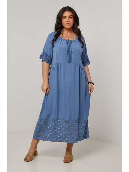 Curvy Lady Sukienka w kolorze niebieskim rozmiar: 48/50. Niebieskie sukienki Curvy Lady, na co dzień, bez wzorów, z koronki, klasyczne, bez kołnierzyka, bez ramiączek, maxi, proste. Za 122,38 zł.