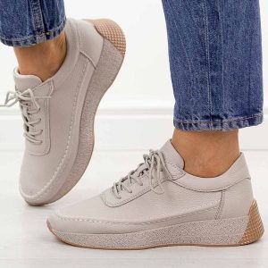 Szare gładkie skórzane półbuty damskie Sergio Leone sp013. Szare półbuty Sergio Leone, na jesień, bez wzorów, z jeansu, z okrągłym noskiem, bez obcasa, na płaskiej podeszwie, bez zapięcia. Za 209,00 zł.