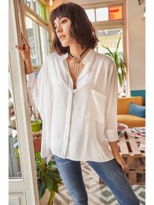 Olalook Bluzka w kolorze białym rozmiar: M. Białe bluzki Olalook, m, bez wzorów, bez kołnierzyka, bez ramiączek. Za 63,45 zł.