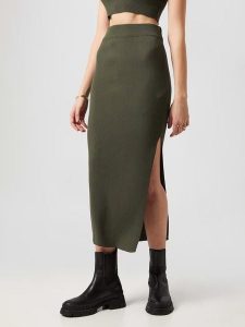 LeGer Spódnica "Phoebe" w kolorze oliwkowym rozmiar: 36. Zielone spódnice LeGer, bez wzorów, prążkowane, maxi. Za 129,75 zł.